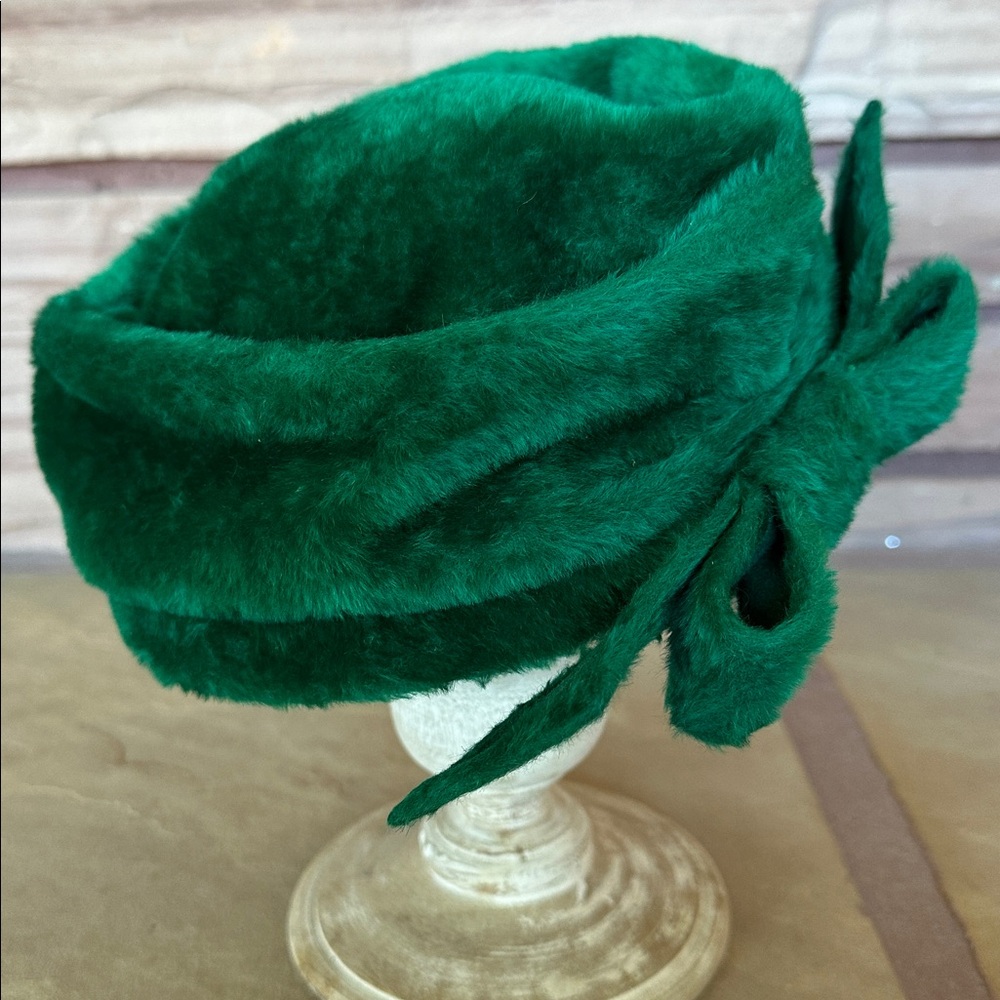 Vintage Emerald Green Pillbox Hat - Picture 2 of 6